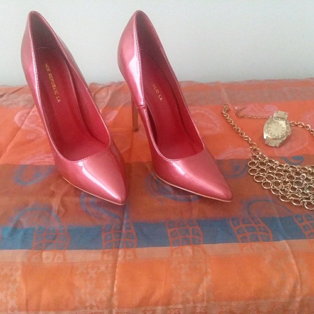 Shoe Republic La, Pumps